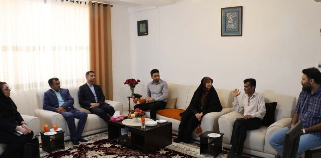 تکریم پیشکسوت رسانهای هرمزگان همزمان با روز خبرنگار